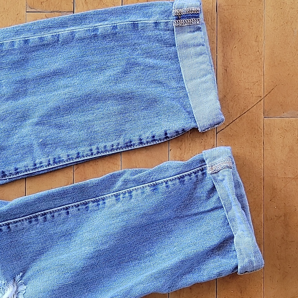 GAP Distressed Blue Jeans Sexy Boyfriend Relaxed Fit Denim 100% Cotton Sz 4 - Picture 4 of 8